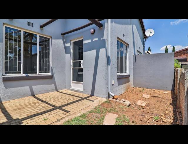 2 BEDROOM COMPLEX FOR SALE IN EDEN GLEN